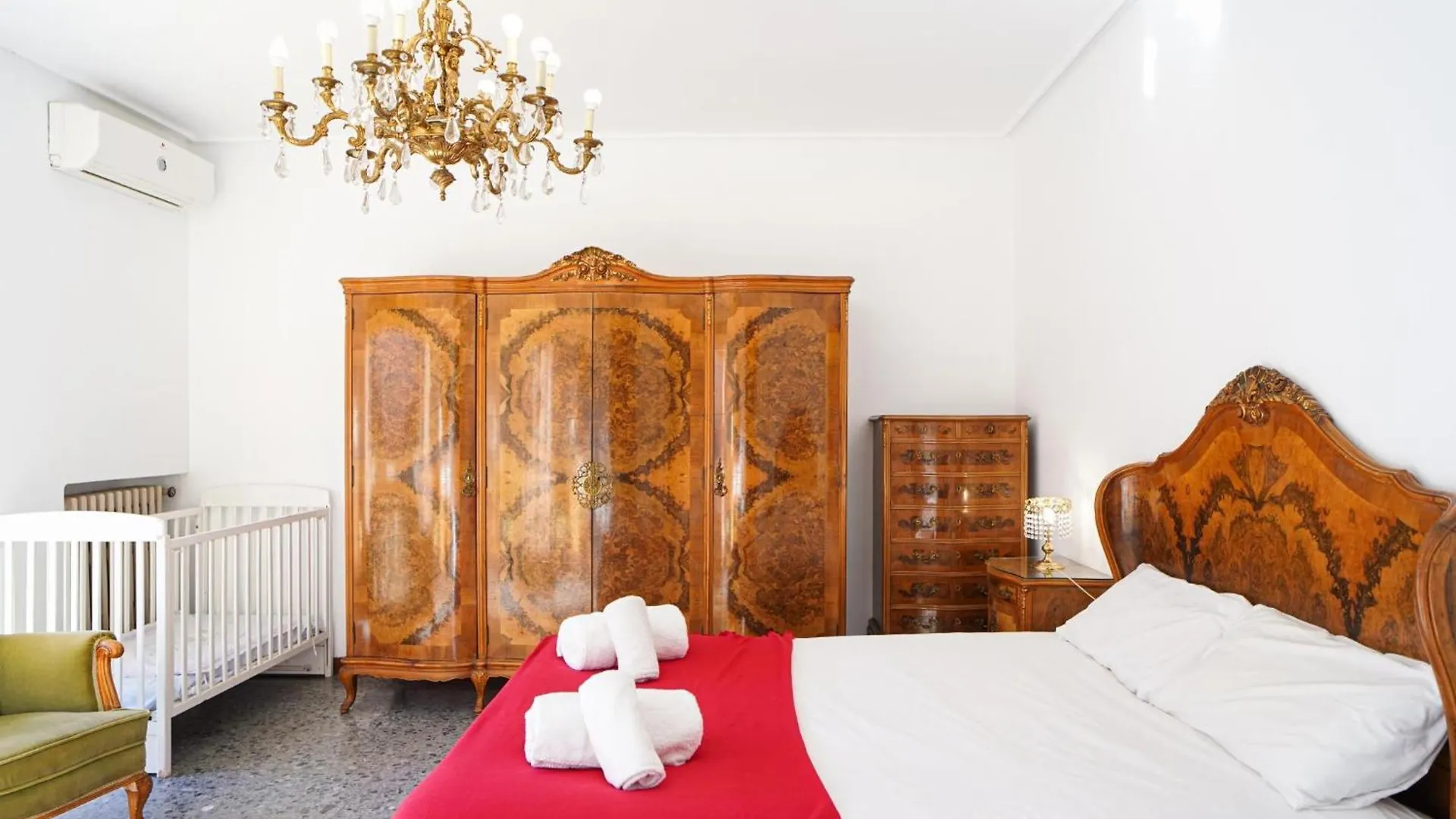 Bed Bcn Hills House Villa Barcelona 0*,