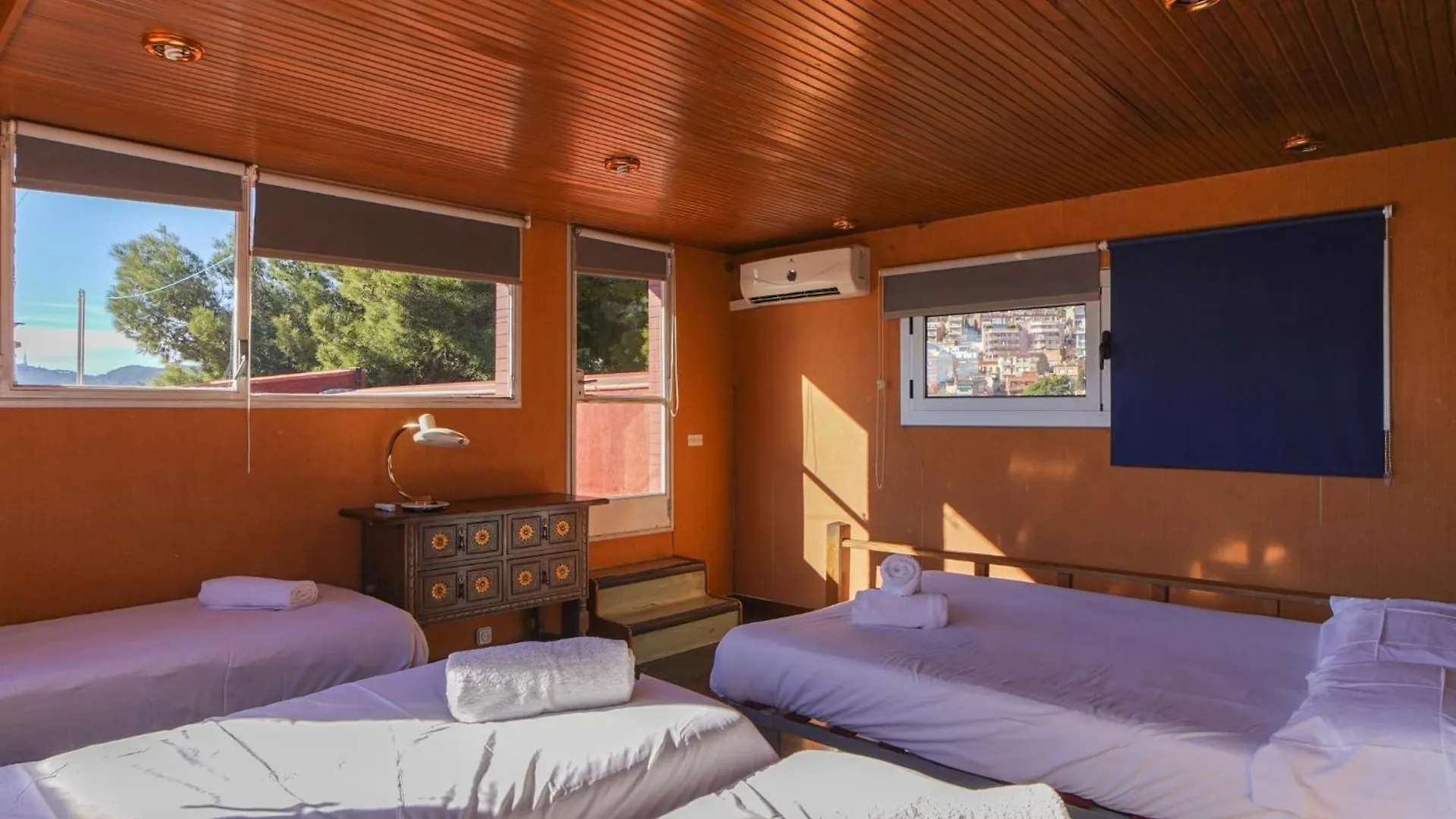 Bed Bcn Hills House Villa Barcelona Vakantiehuis